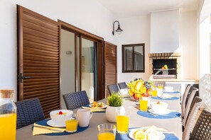 Villa | Speisen im Freien