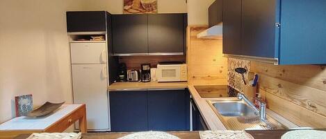 Réfrigérateur, micro-ondes, four, lave-vaisselle