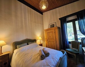 2 bedrooms, iron/ironing board, WiFi, bed sheets - Charming T3 with terrace in Chamonix (Chamonix-Mont-Blanc)