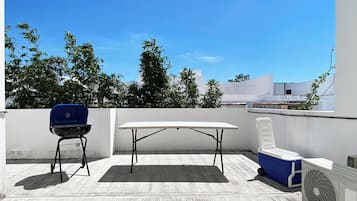 House, 4 Bedrooms | Terrace/patio
