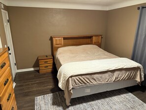 2 chambres, fer et planche à repasser, Wi-Fi gratuit, draps fournis