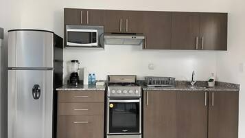 Comfort-huoneisto, näköala puutarhaan | Yksityinen keittiö