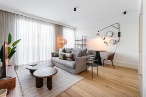 TV - GuestReady - Alluring getaway in Porto (Porto)