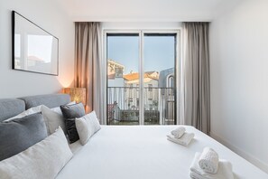 1 bedroom, iron/ironing board, internet, bed sheets