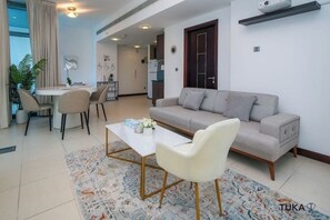 Table de tennis de table, chaîne hi-fi