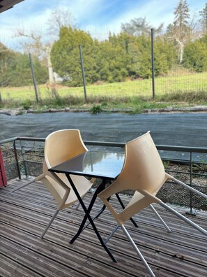 Comfort kamer, 1 twee- of 2 eenpersoonsbedden | Buiten dineren