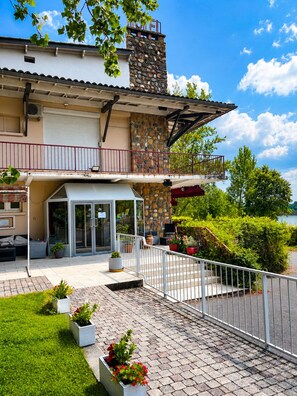 Exterior - Le relais des garrigues (Grisolles)
