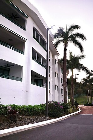 Exterior - Beach Access Luxury 2-bedroom 3 baths penthouse in lovely Rio Mar with WiFi, AC (Río Grande)
