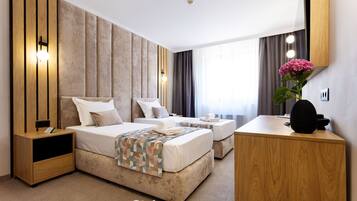 Comfort kamer, 1 twee- of 2 eenpersoonsbedden | 1 slaapkamer, Select Comfort-bedden, een minibar, een kluis op de kamer