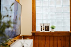 Interior - VietHOME Phố Huế 501 - The Wood - 2 bedrooms/lift/kitchen (Hà Nội)