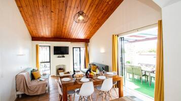 Villa | Dining