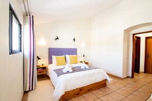 Vil·la | 2 dormitoris, planxa i posts de planxar i roba de llit 