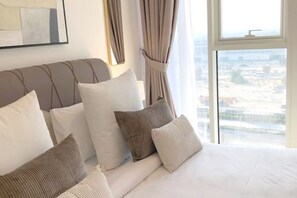 2 bedrooms, in-room safe, iron/ironing board, WiFi