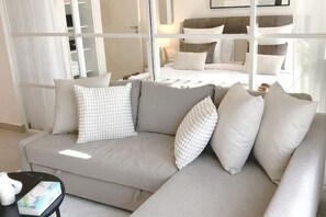 2 bedrooms, in-room safe, iron/ironing board, WiFi