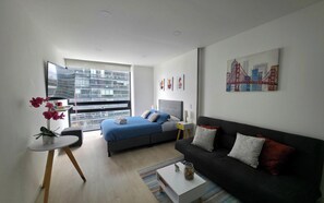 Televisie en een open haard