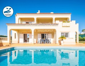 Villa | Pool | Indoor pool, outdoor pool - Villa Canguu With 2 Bedrooms (Albufeira)