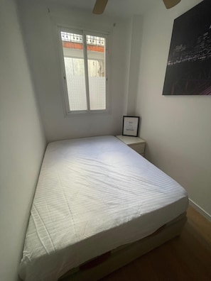 1 bedroom, iron/ironing board, WiFi, bed sheets - Your Perfect Escape Seasonal (Madrid)