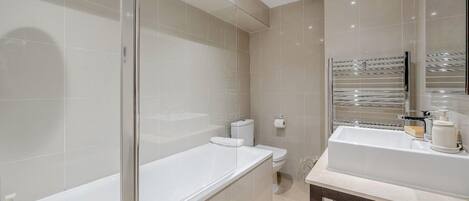 Appartement Ville, 1 chambre, vue ville | Salle de bain