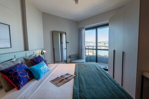 Internet, bed sheets