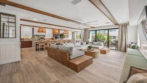 House, Accessible | 5 bedrooms, Internet - Golden Set in Siesta Key (Siesta Key)