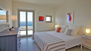 4 habitaciones, tabla de planchar con plancha, wifi y ropa de cama 