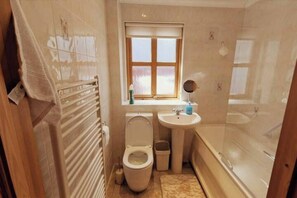 Haartrockner, Handtücher, Toilettenpapier