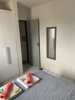 1 Schlafzimmer, Bügeleisen/Bügelbrett, kostenloses WLAN, Bettwäsche