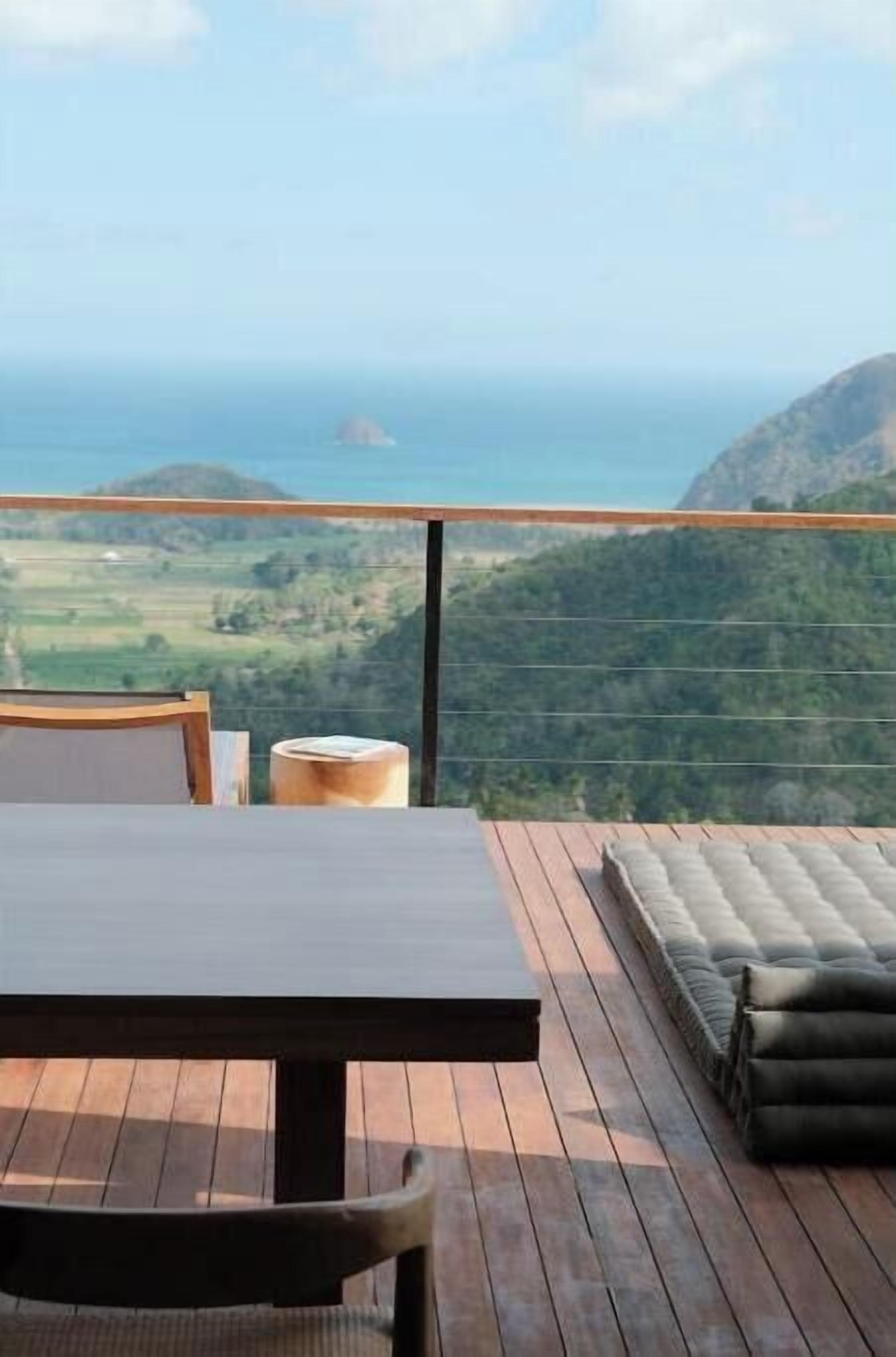 屋外ダイニングエリア