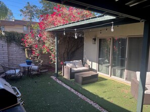 Outdoor dining - Walk to Spring Training  - 3BR home in Scottsdale (Scottsdale)