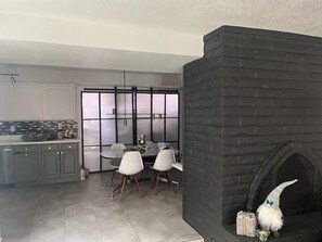 Dining - Walk to Spring Training  - 3BR home in Scottsdale (Scottsdale)