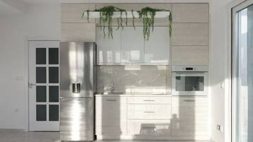 Kühlschrank, Ofen, Herdplatte, Geschirrspüler