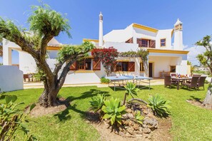 Outdoor dining - Villa With Private South Facing Pool (Albufeira)