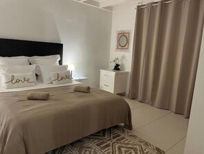 2 chambres, fer et planche à repasser, Wi-Fi, draps fournis