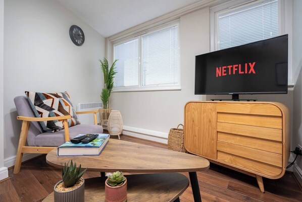 Interior - Cozy Waterfront Apartment w/ Free Parking & Wi-Fi (Ashton-on-Ribble)