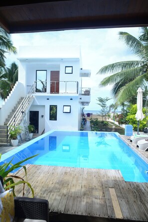 Pool - Ocean View (Naval)