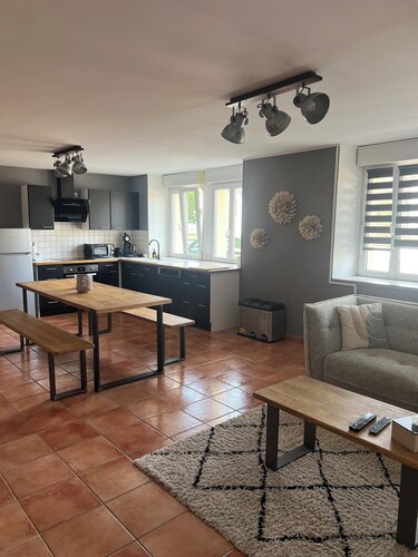 House at the foot of the Mirecourt circuit