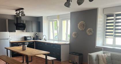 House at the foot of the Mirecourt circuit