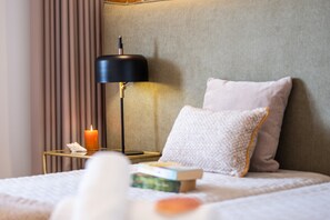 1 chambre, fer et planche à repasser, draps fournis