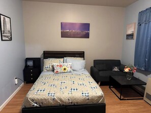 1 habitación, tabla de planchar con plancha, wifi y ropa de cama 