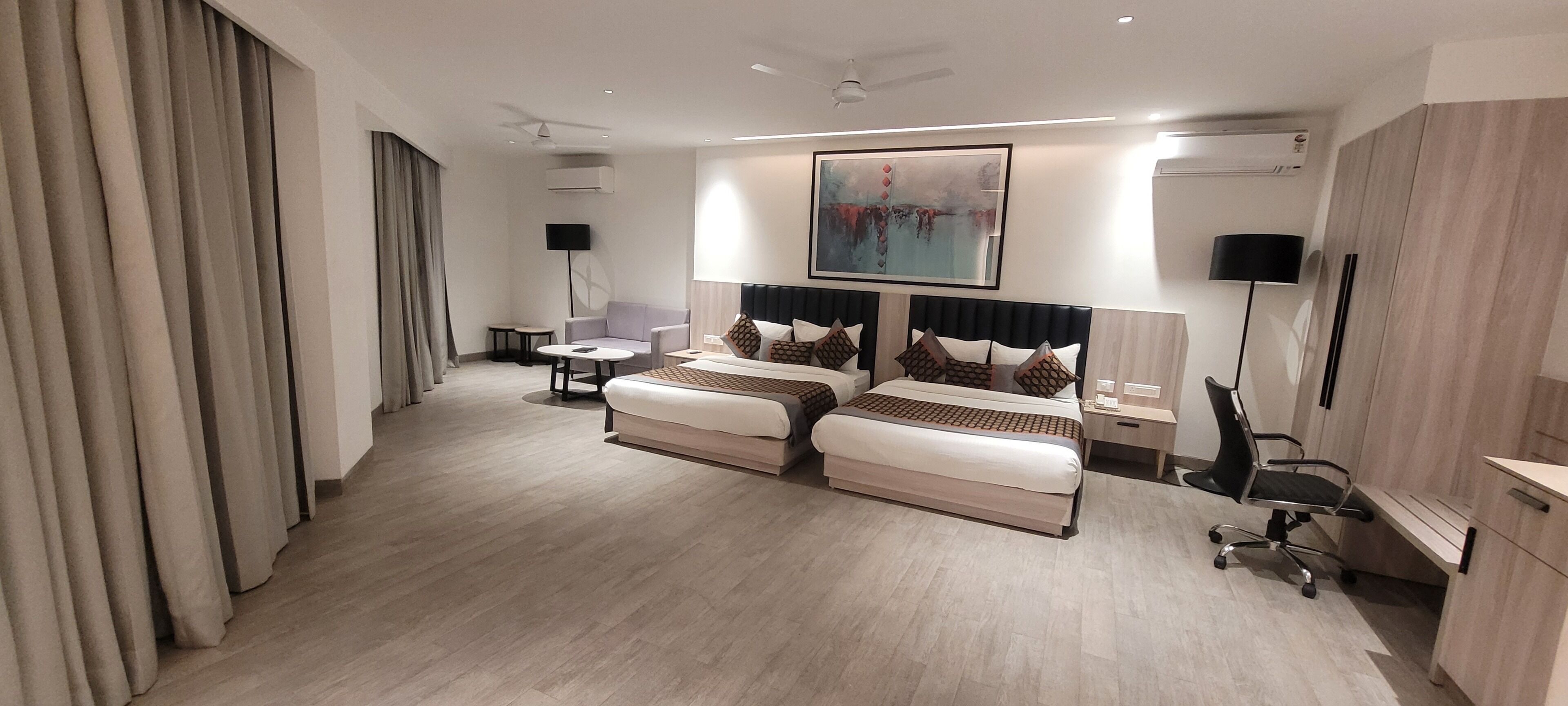 1 slaapkamer, een strijkplank/strijkijzer, wifi