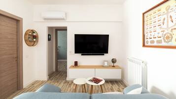 City Apartment, 2 Bedrooms, City View | Ruang tamu | 32 inci televisyen skrin rata dengan digital