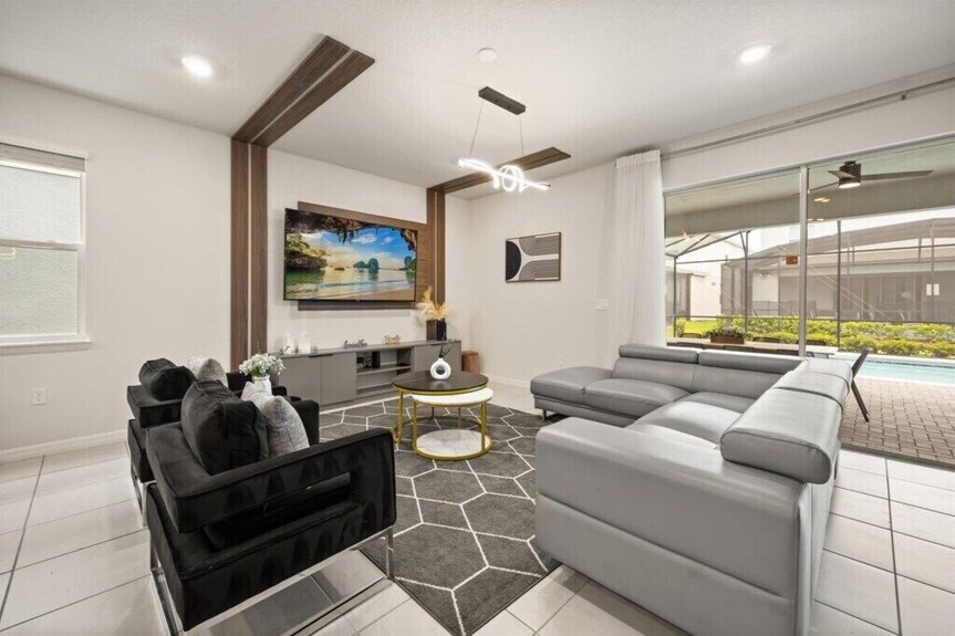 8 Bedrooms / 6 Bathrooms / Windsor Island (4189la) - Four Corners, FL