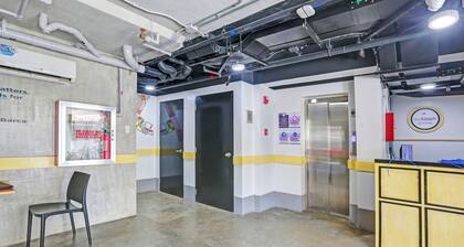 MyTown Madrid, Classy Hostel Bunkbeds Makati Metro Manila
