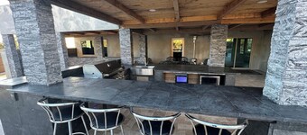 Spacious 5 bed/5 bath house at Superstition Mountains. Hiking. Pool. Spa. Views!