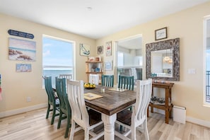Dining - Beautiful Oasis on the Bay! Gorgeous Views, Great Fishing and Pool Access! (Palacios)