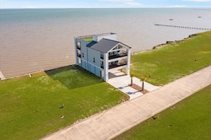 Exterior - Beautiful Oasis on the Bay! Gorgeous Views, Great Fishing and Pool Access! (Palacios)
