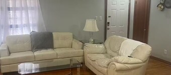 Charming 3-bedroom cottage with WiFi, AC nears parks and shopping