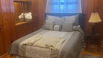 3 camere, una scrivania, ferro/asse da stiro, culla da viaggio