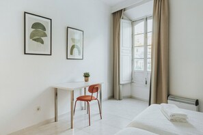 3 bedrooms, iron/ironing board, travel cot, free WiFi