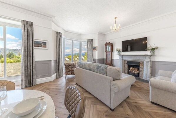 Smart TV - Location, views, parking (Bowness-on-Windermere)